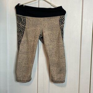 LULULEMONLeopard Print Crop Leggingssize 818in inseam
